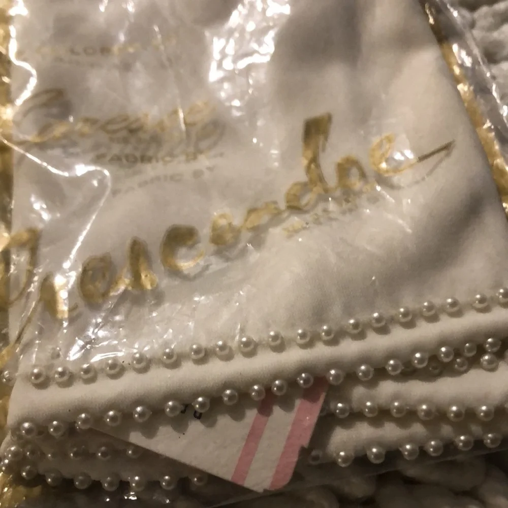 🚨B2G1 New CARESSE PRESCENDOE White Pearl Leather Gloves